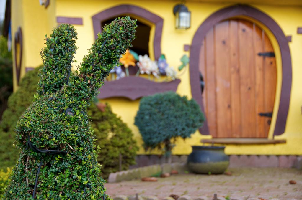 Name:  Easter-Bunny-at-home.jpg
Views: 363
Size:  100.3 KB