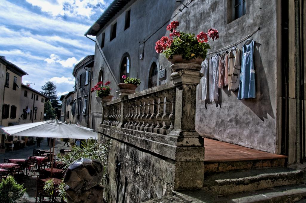 Name:  Street in Castelina in Chianti (1).jpg
Views: 526
Size:  138.0 KB