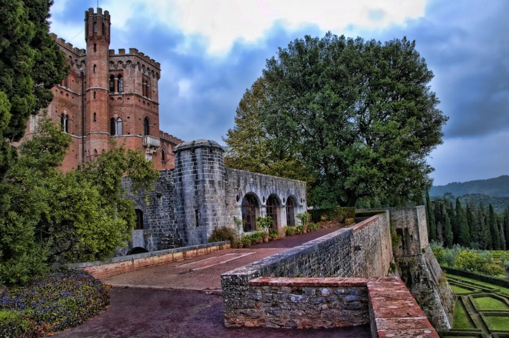 Name:  Castel Meleto - Version 2.jpg
Views: 547
Size:  147.8 KB