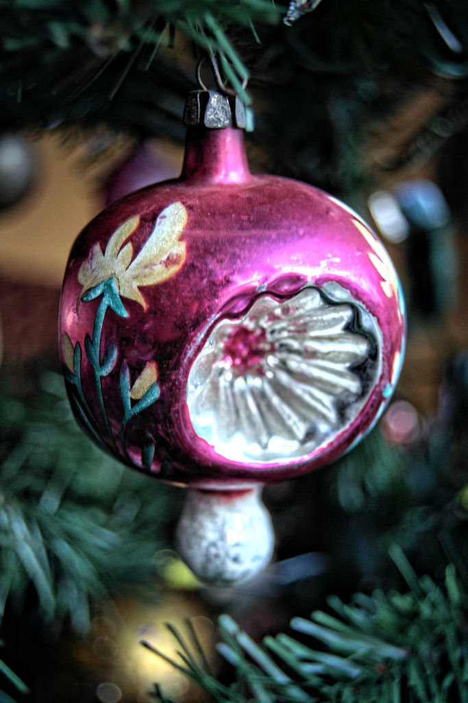 Name:  ornament small.jpg
Views: 523
Size:  122.5 KB