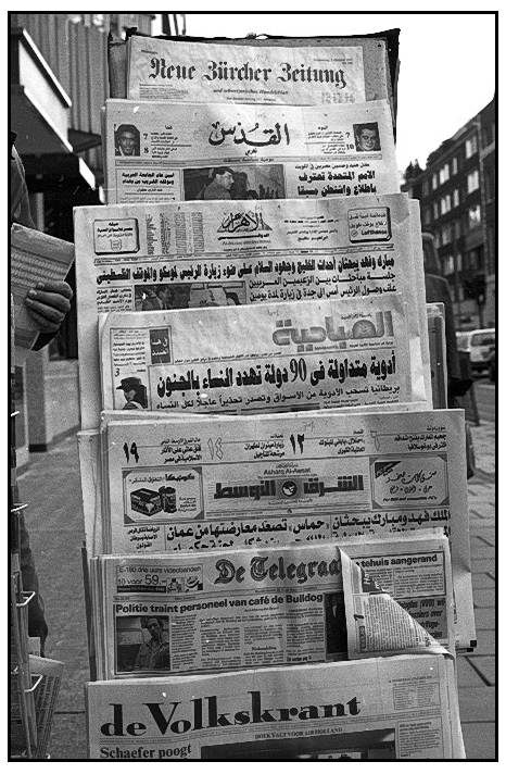 Name:  London, street, newspapers  .jpg
Views: 436
Size:  257.7 KB