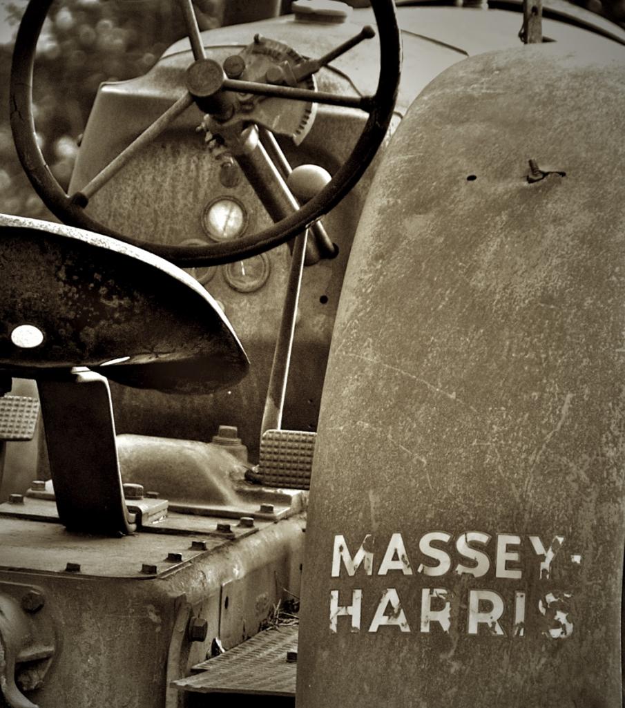 Name:  vintage Massey Harris 037.jpg
Views: 274
Size:  145.9 KB