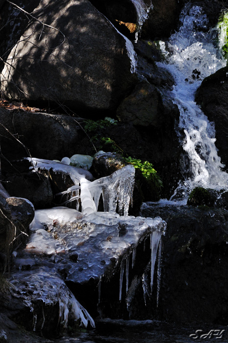 Name:  Ice 3a.jpg
Views: 500
Size:  190.1 KB
