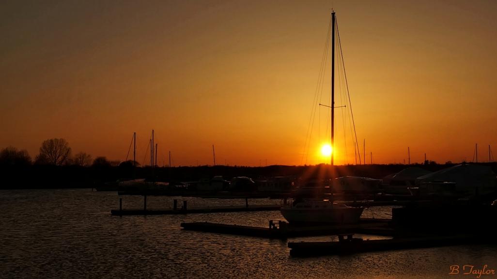 Name:  SunsetBoats.jpg
Views: 309
Size:  47.0 KB